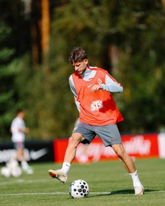 30.09.2026 KEPA, HOTEL BONIFACIO PILKA NOZNA (FOOTBALL) LIGA NARODOW UEFA 2026 - DYWIZJA B TRENING REPREZENTACJI POLSKI NZ SEBASTIAN SZYMANSKI FOTO LUKASZ GROCHALA CYFRASPORT NEWSPIX.PL --- newspix.pl Polish football national team, Nationalteam training session in Sochocin POLAND OUT!