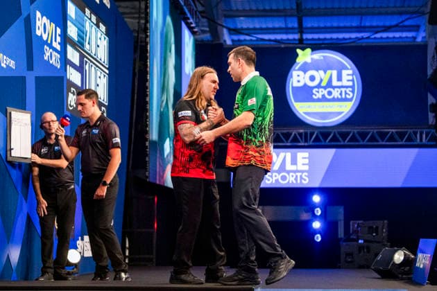 2026 BOYLE Sports World Grand Prix Ryan Searle celebrates beating William O™Connor during the 2026 Boyle Sports World Grand Prix at Mattioli Arena, Leicester, United Kingdom on 29 September 2026 Credit: James Hibbert Every Second Media Editorial use only. All images are copyright Every Second Media Limited. No images may be reproduced without prior permission. Copyright: xIMAGO EveryxSecondxMediax ESM-2193-0056 JamesxHibbertx xEveryxSecondxMediax