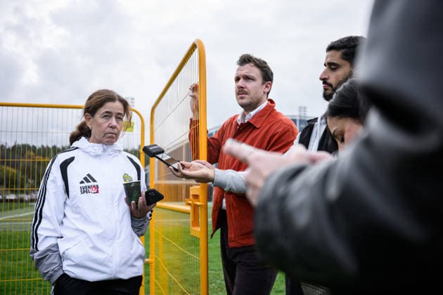 September 30, 2026: Media officer Petra Thorén of the Swedish men’s national soccer team at a training session on September 30, 2026 in Stockholm. Photo by Jesper Zerman, BILDBYRAN, code JZ JZ0762. soccer, football, fotball, Nations League, UEFA Nations League, practice, training, Sweden, Sweden A, BBENG Copyright: JESPERxZERMAN BB260930JZ026