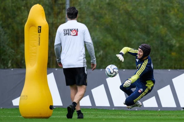 September 30, 2026: Goalkeeper Noel Törnqvist of the Swedish men s national soccer team at a training session on September 30, 2026 in Stockholm. Photo by Jesper Zerman, BILDBYRAN, code JZ JZ0762: soccer, football, UEFA Nations League, training, Sweden, Sweden A, bbeng Copyright: JESPERxZERMAN BB260930JZ035