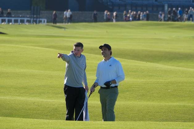 UK: The Alfred Dunhill Links Championship at The Old Course, St Andrews, Scotland on 30 September 2026: Pictured: Musician and entertainer Kelley James (right) with his caddie on the 18th fairway at the Old Course, St Andrews during a practice round at the Alfred Dunhill Links Championship 2026 St Andrews The Old Course Scotland Scotland Copyright: xAlexxToddx