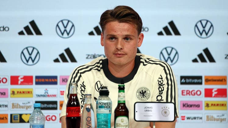 September 30, 2026, xrekx, Soccer: UEFA Nations League, Germany Press conference with Jürgen Klopp and Jonas Urbig (from left) Jonas Urbig, Germany, Munich