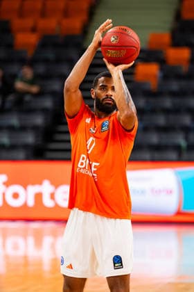 BKT EuroCup: Ratiopharm Ulm vs. Balkan Botevgrad, September 30, 2026, Ulm, GERMANY September 30, 2026 Marvin Heckel of ratiopharm Ulm, 47, during warm-ups before the game between ratiopharm Ulm and Balkan Botevgrad on Matchday 1 of the BKT EuroCup at the ratiopharm Arena Ulm Copyright: xBEAUTIFULxSPORTS Steinx