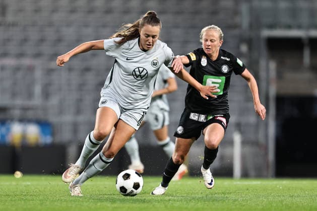 SOCCER - WEC, Sturm vs Wolfsburg GRAZ,AUSTRIA,30.SEP.26 - SOCCER - UEFA Women s Europa Cup, qualification, SK Sturm Graz vs VfL Wolfsburg. Image shows Mara Alber (Wolfsburg) and Sara Pavlovic (Sturm).  GEPAxpictures xChrisxBauer