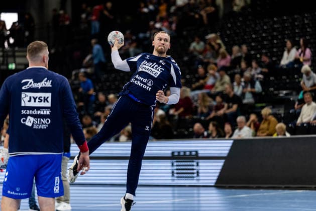 FLENSBURG, GERMANY - SEPTEMBER 30: Simon Pytlick (SG Flensburg-Handewitt, 02) during warm up during the EHF European League match between SG Flensburg-Handewitt vs Fraikin BM. Granollers at GGW Arena on matchday 1 of the Group Matches Group E on September 30, 2026 in Flensburg, Germany. Schleswig-Holstein Germany Copyright: xMarioxM.xKobergx