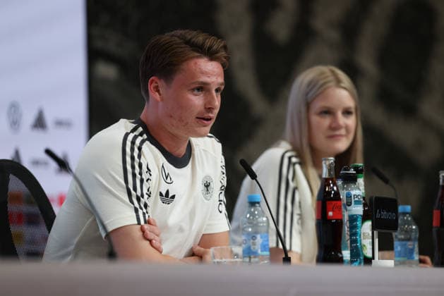 Jonas Urbig of Germany at the press conference, with Franziska Wuelle of Germany, press officer, GER, German national team, post-match press conference, soccer, UEFA Nations League, 2026–2027 season, September 30, 2026, GER, German national team, post-match press conference, soccer, UEFA Nations League, 2026–2027 season, September 30, 2026, Munich Copyright: xEibner-Pressefoto JennixMaulx EP_JML