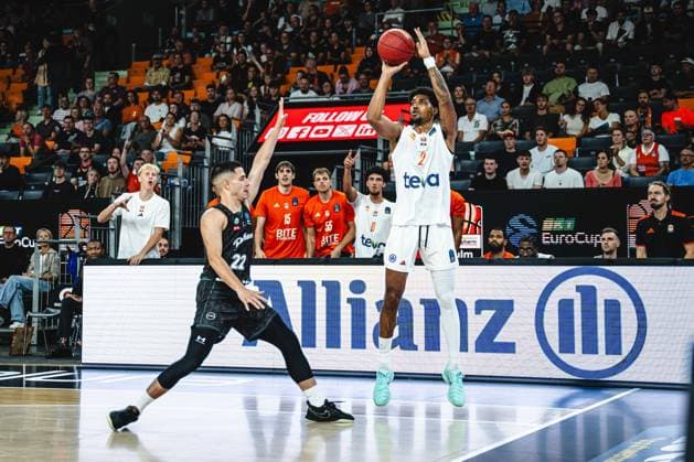 Konstantin Toshkov of Balkan Botevgrad and Ibi Watson of ratiopharm ulm battle for the ball during the 2026–2027 BKT EuroCup match between ratiopharm ulm and Balkan Botevgrad at the ratiopharm Arena on September 30, 2026 in Neu Ulm, Germany. Photo by Harry Langer, DeFodi Images