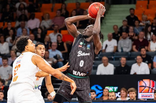 BKT EuroCup Ratiopharm Ulm vs. Balkan Botevgrad, September 30, 2026, Ulm, GERMANY. September 30, 2026: Michael Rataj of Ratiopharm Ulm (No. 12) battles with Wena David Okwera of Balkan Botevgrad, 0 during the game between Ratiopharm Ulm and Balkan Botevgrad on Matchday 1 of the BKT EuroCup at the ratiopharm Arena Ulm Copyright: xBEAUTIFULxSPORTS Steinx