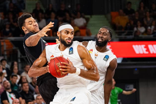 BKT EuroCup Ratiopharm Ulm vs. Balkan Botevgrad, September 30, 2026, Ulm, GERMANY. September 30, 2026: Armel Traore of Ratiopharm Ulm, No. 94, battles for the ball with Dimitar Dimitrov of Balkan Botevgrad, 34, during the game between Ratiopharm Ulm and Balkan Botevgrad on Matchday 1 of the BKT EuroCup at the ratiopharm Arena Ulm Copyright: xBEAUTIFULxSPORTS Steinx
