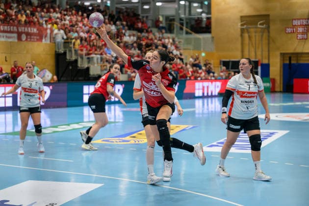 Luca Csikos, Thueringer HC, 05; Karolina Jurenczyk, HSG Blomberg Lippe, 81; Diana Doegg Magnusdottir, HSG Blomberg Lippe, 07 GER, Thuringer HC vs. HSG Blomberg Lippe, Handball, DHB Cup, 2026–2027 season, 2nd round, Wednesday, 7:00 p.m., September 30, 2026 GER, Thueringer HC vs. HSG Blomberg Lippe, Handball, DHB Cup, 2026–2027 season, Round 2, Wednesday, 7:00 p.m., September 30, 2026, Bad Langensalza Copyright: xMartinxHerbstx