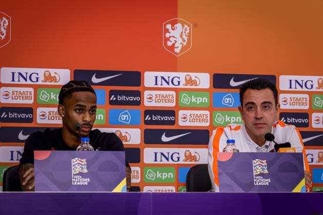 THESSALONIKI , 30-09-2026 , Toumba Stadium , season 2026 2027 , UEFA Nations League football , Picture shows Netherlands player Crysencio Summervilleand Netherlands trainer coach Xavi Hernandez during the press conference, PK, Pressekonferenz md-1 Press conference Netherlands in Thessaloniki x207760071x Copyright: