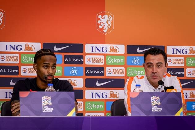 THESSALONIKI , 30-09-2026 , Toumba Stadium , season 2026 2027 , UEFA Nations League football , Picture shows Netherlands player Crysencio Summervilleand Netherlands trainer coach Xavi Hernandez during the press conference, PK, Pressekonferenz md-1 Press conference Netherlands in Thessaloniki x207760073x Copyright: