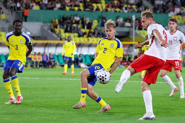 Katowice 30.09.2026. Football European Qualifiers match between Poland U21, U 21 and Sweden U21 in Katowice, Poland --- Mecz eliminacji do Mistrzostw Europy pomiedzy Polska U21 a Szwecja U21 w Katowicach, Polska Persons Shown : Michal Gurgul Adam Herdonsson Fot. Michal Gaciarz Arena Akcji NEWSPIX.PL --- newspix.pl