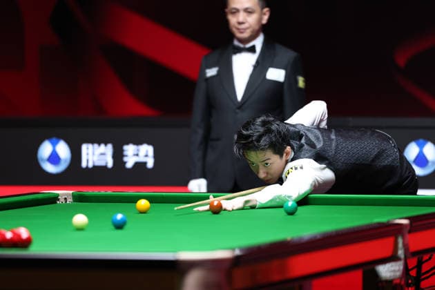 (260930) -- SHENZHEN, Sept. 30, 2026 -- Wu Yize competes during the round 3 match between Wu Yize and Xu Si of China at World Snooker Tour Shenzhen Open 2026 in Shenzhen, south China s Guangdong Province, Sept. 30, 2026. ) (SP)CHINA-SNOOKER-SHENZHEN OPEN (CN) MaoxSiqian 