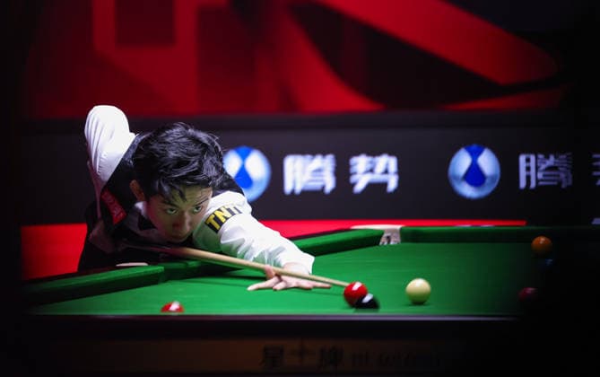 (260930) -- SHENZHEN, Sept. 30, 2026 -- Wu Yize competes during the round 3 match between Wu Yize and Xu Si of China at World Snooker Tour Shenzhen Open 2026 in Shenzhen, south China s Guangdong Province, Sept. 30, 2026. ) (SP)CHINA-SNOOKER-SHENZHEN OPEN (CN) MaoxSiqian 