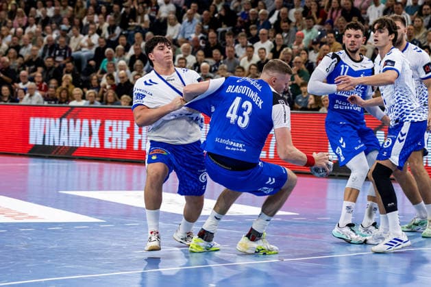 FLENSBURG, GERMANY - SEPTEMBER 30: Josep Ernest Armengol Garin (Fraikin BM. Granollers, 18) against Blaz Blagotinsek (SG Flensburg-Handewitt, 43) during the EHF European League match between SG Flensburg-Handewitt vs Fraikin BM. Granollers at GGW Arena on matchday 1 of the Group Matches Group E on September 30, 2026 in Flensburg, Germany. Schleswig-Holstein Germany Copyright: xMarioxM.xKobergx