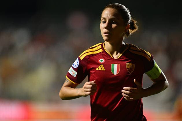 IPA89151541 - Manuela Giugliano of A.S. Roma Femminile is in action during Matchday 2 of the 2026 27 UEFA Women s Champions League group stage, a soccer match between A.S. Roma and FC Barcelona, Barca at Tre Fontane Stadium on September 30, 2026, in Rome, Italy. Copyright: xDomenicoxCippitelli IPAxSportx xx IPA89151541