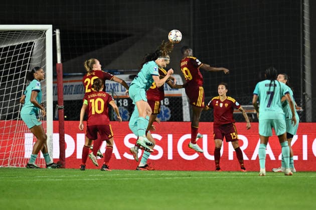 SOCCER - Women s Champions League - AS Roma vs. FC Barcelona, Barca Photo by IPA ABACAPRESS.COM89151558 - Irene Paredes of F.C. Barcelona and Shukurat Oladipo of A.S. Roma Femminile are in action during Matchday 2 of the 2026 27 UEFA Women s Champions League group stage, a soccer match between A.S. Roma and F.C. Barcelona at Tre Fontane Stadium on September 30, 2026, in Rome, Italy. Rome Italy Copyright: xIPAxSport ABACAx