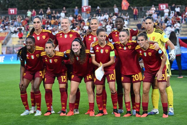 SOCCER - Women s Champions League - AS Roma vs. FC Barcelona, Barca Photo by IPA ABACAPRESS.COM89151545 - A.S. Roma Women s players pose for a team photo during Matchday 2 of the 2026 27 UEFA Women s Champions League group stage, a soccer match between A.S. Roma and FC Barcelona at Tre Fontane Stadium on September 30, 2026, in Rome, Italy. Rome Italy Copyright: xIPAxSport ABACAx