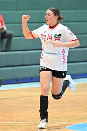 September 30, 2026, GER, Handball, Women, DHB Cup, 2026–2027 Season, Matchday 2, HSV Solingen Gräfrath 76 vs. TuS Metzingen, Goal Celebration, Cheering, Victory Lap, Emma Elisabeth Schwitzer, HSV Solingen Gräfrath 14, Solingen Klingenhalle, NRW, Germany Copyright: xNordphoto Meuterx