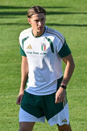 SOCCER - UEFA Nations League - TEAM ITALY - TRAINING Photo by IPA ABACAPRESS.COM89151562 - Italian player Francesco Pio Esposito during TEAM ITALY - TRAINING, a UEFA Nations League soccer match in Florence, Italy, on September 30, 2026 Florence Italy Copyright: xIPAxSport ABACAx