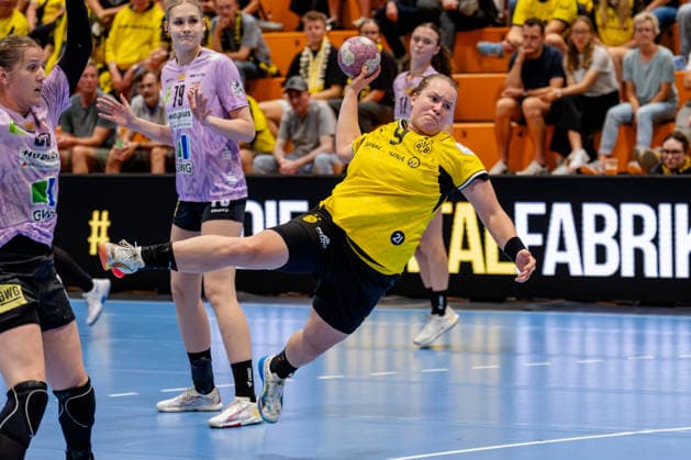 Dortmund, September 30, 2026, Handball, Women s, DHB Cup, 2nd Round, BVB Borussia Dortmund vs. SV Union Halle Neustadt, Lisa Antl (BVB), 9 on a shot on goal