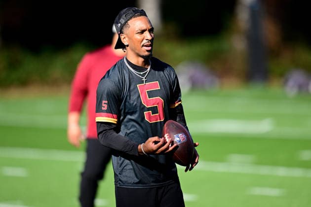 Washington Commanders, Practise Session Washington Commanders quarterback Jayden Daniels during the Washington Commanders training session and practise at the Grove Hotel, Chandler s Cross, UK on 30 September 2026. Chandler s Cross Grove Hotel Hertfordshire UK Editorial use only , Copyright: xDennisxGoodwinx PSI-24958-0074