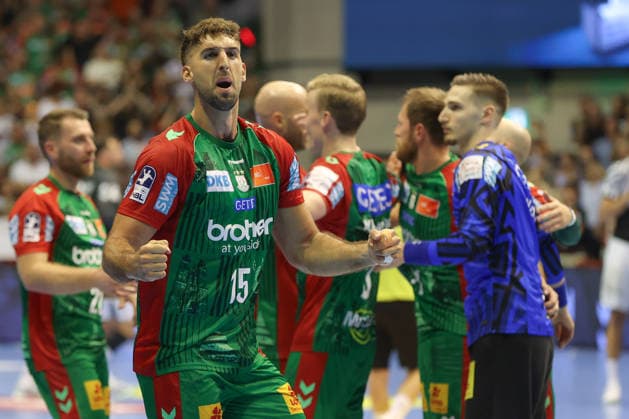 September 30, 2026, xgox, Opel HBL Handball, SC Magdeburg vs. THW Kiel emspor, from left: Antonio Serradilla Cuenca (Magdeburg), 15: Celebrating the victory, Celebrations after the game (Magdeburg)
