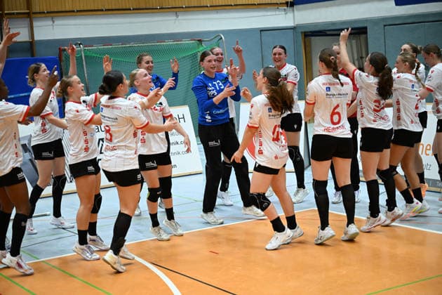 September 30, 2026, GER, Handball, Women, DHB Cup, 2026–2027 Season, Matchday 2, HSV Solingen Gräfrath 76 vs. TuS Metzingen—the Solingen women won 34–32 and are celebrating—Solingen Klingenhalle, North Rhine-Westphalia, Germany Copyright: xNordphoto Meuterx