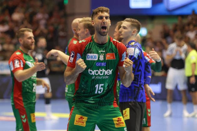 September 30, 2026, xgox, Opel HBL Handball, SC Magdeburg vs. THW Kiel, emspor, from left: Antonio Serradilla Cuenca (Magdeburg), 15: Celebrating the victory, Celebrations after the game (Magdeburg)