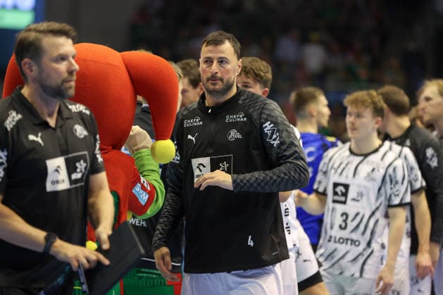 September 30, 2026, xgox, Opel HBL Handball, SC Magdeburg vs. THW Kiel, from left: Domagoj Duvnjak (Kiel), 4 players looking disappointed, looking dejected, looking downcast, disappointed Magdeburg