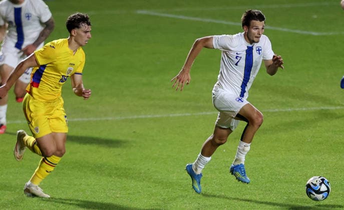30.09.2026 Targoviste Romania-Finland Suomi European Under-21 qualifiers men s football Juho Talvitie(r) Finland Suomi, Kevin Ciubotaru (L) Romania :