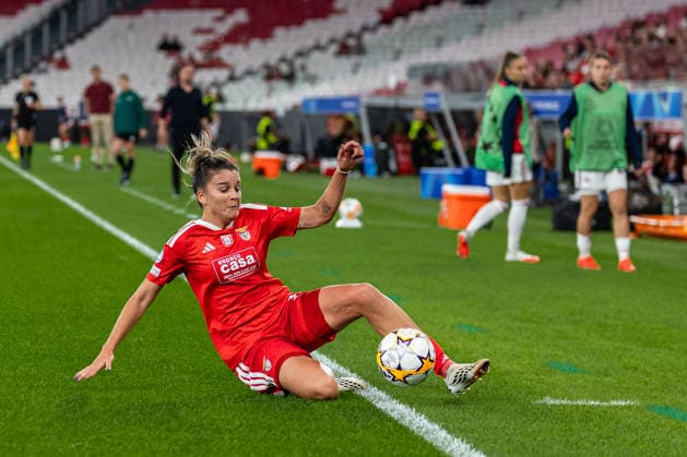 September 30, 2026, Lisbon, Lisbon, Portugal: Anna Csiki of SL Benfica in action, with the ball during the UEFA Womens Champions League 2026 27 League Group match between SL Benfica and FC Bayern Munchen at Estadio da Luz on September 30, 2026 in Lisbon, Portugal. Soccer 2026: SL Benfica Vs FC Bayern Munchen  - ZUMAs391 20260930_znp_s391_015 Copyright: xCarlosxSilvax