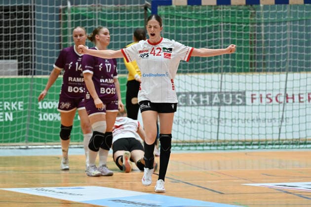 September 30, 2026, GER, Handball, Women, DHB Cup, 2026–2027 Season, Matchday 2, HSV Solingen Gräfrath 76 vs. TuS Metzingen, Goal celebration, Jubilation, Victory lap, Deborah Spatz, HSV Solingen Gräfrath 42, Solingen Klingenhalle, NRW, Germany Copyright: xNordphoto Meuterx