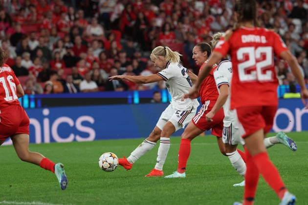 Lisbon, Portugal, September 30: Pernille Harder of FC Bayern Munich scores the goal to make the score 0–2 during the 2026–27 UEFA Women’s Champions League group stage Matchday 2 game between SL Benfica and FC Bayern Munich on September 30, 2024, in Lisbon, Portugal Copyright: HMBxMedia JoaquimxFerreira
