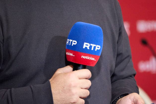 Portugal Training And press conference, PK, Pressekonferenz A detailed view of a Radio e Televisao de Portugal (RTP) microphone before a press conference ahead of the UEFA Nations League 2026 27 Group A4 MD3 match against Denmark at Parken Stadium in Copenhagen, Denmark, on September 30, 2026. Copenhagen Denmark  Copyright: xKristianxTuxenxLadegaardxBergx originalFilename:berg-portugal260930_np3t4.jpg