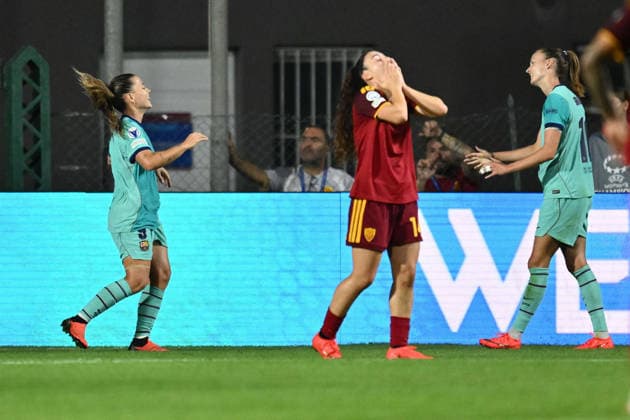 IPA89155932 - Barcelona s female players celebrate the goal that made the score 0–2, resulting from an own goal by Shukurat Oladipo of A.S. Roma Femminile during Matchday 2 of the 2026 27 UEFA Women s Champions League group stage, a soccer match played between A.S. Roma and FC Barcelona, Barca at the Tre Fontane Stadium on September 30, 2026, in Rome, Italy.  Copyright: xDomenicoxCippitelli IPAxSportx xx IPA89155932
