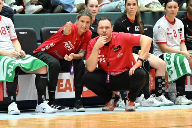 September 30, 2026, GER, Handball, Women, DHB Cup, 2026–2027 Season, Matchday 2, HSV Solingen Gräfrath 76 vs. TuS Metzingen; Lars Faßbender, Head Coach, HSV Solingen Gräfrath; Laura Vasilescu, Assistant Coach, HSV Solingen Gräfrath; Solingen Klingenhalle, North Rhine-Westphalia, Germany Copyright: xNordphoto Meuterx