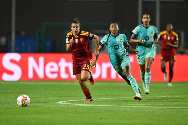IPA89155942 - Valentina Bergamaschi of A.S. Roma Femminile and Kerolin of F.C. Barcelona are in action during Matchday 2 of the 2026 27 UEFA Women s Champions League group stage, a soccer match between A.S. Roma and F.C. Barcelona at Tre Fontane Stadium on September 30, 2026, in Rome, Italy.  Copyright: xDomenicoxCippitelli IPAxSportx xx IPA89155942