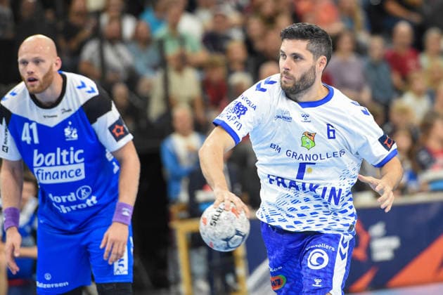 Handball I Men I 2026–2027 Season I EHF European League I Matchday 1 I SG Flensburg Handewitt vs. Fraikin BM Granollers I September 30, 2026; from left: Arnar Freyr Arnasson 30, SG Flensburg Handewitt, Jordi Deumal Torroella 6, Fraikin BM Granollers Copyright: xLobeca JanxKirschnerx