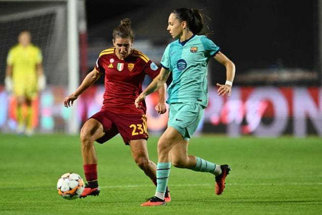 SOCCER - Women s Champions League - AS Roma vs. FC Barcelona, Barca Photo by IPA ABACAPRESS.COM89155946 - Valentina Bergamaschi of A.S. Roma Femminile and Aitana Bonmati of F.C. Barcelona are in action during Matchday 2 of the 2026 27 UEFA Women s Champions League group stage, a soccer match between A.S. Roma and F.C. Barcelona at the Tre Fontane Stadium on September 30, 2026, in Rome, Italy. Rome Italy  Copyright: xIPAxSport ABACAx