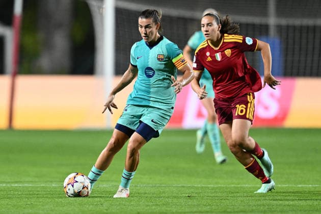 IPA89156780 - Patri Guijarro of F.C. Barcelona and Alice Corelli of A.S. Roma Femminile are in action during Matchday 2 of the 2026 27 UEFA Women s Champions League group stage, a soccer match played between A.S. Roma and F.C. Barcelona at Tre Fontane Stadium on September 30, 2026, in Rome, Italy.  Copyright: xDomenicoxCippitelli IPAxSportx xx IPA89156780