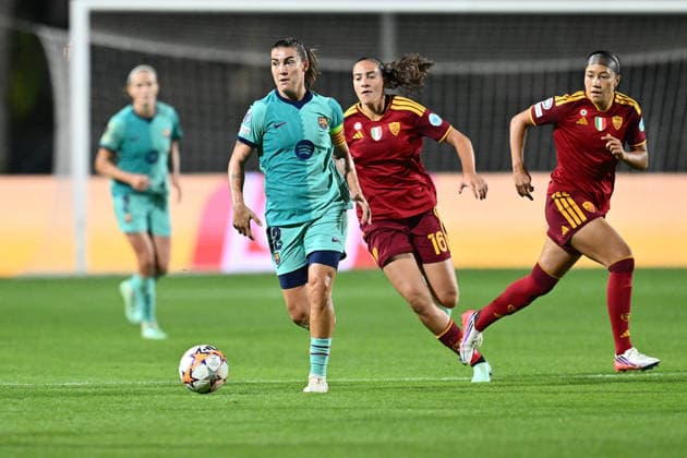 SOCCER - Women s Champions League - AS Roma vs. FC Barcelona, Barca Photo by IPA ABACAPRESS.COM89156779 - Patri Guijarro of F.C. Barcelona and Alice Corelli of A.S. Roma Femminile are in action during Matchday 2 of the 2026 27 UEFA Women s Champions League group stage, a soccer match between A.S. Roma and F.C. Barcelona at the Tre Fontane Stadium on September 30, 2026, in Rome, Italy. Rome Italy  Copyright: xIPAxSport ABACAx