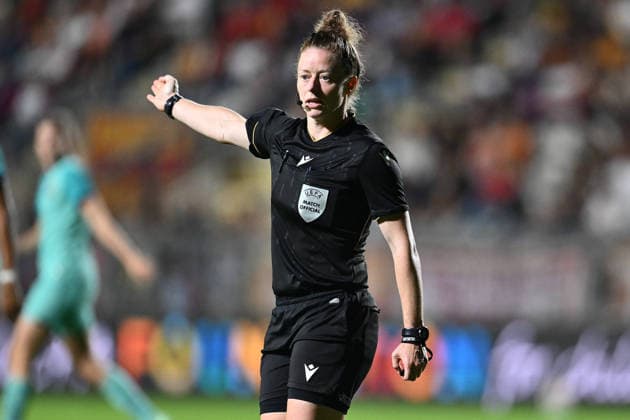 IPA89157758 - Referee Kirsty Dowle (ENG) officiates the UEFA Women s Champions League 2026 27 Group Stage Matchday 2 soccer match between A.S. Roma and FC Barcelona, Barca at Tre Fontane Stadium on September 30, 2026, in Rome, Italy.  Copyright: xDomenicoxCippitelli IPAxSportx xx IPA89157758