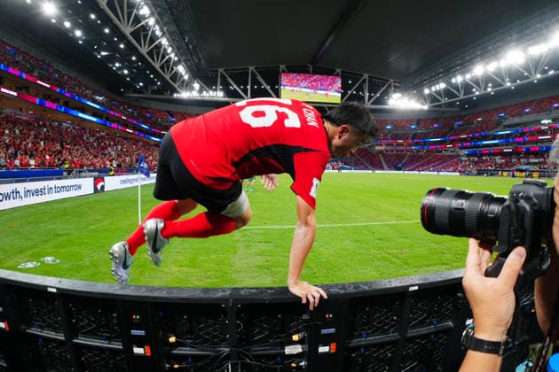 HONG KONG-SPORTS ASEAN-CUP Players of Hong Kong, China applaud and wave to thank the cheering crowd following their 2-0 triumph over Brunei at Kai Tak Stadium on September 30, 2026 in Hong Kong. The victory sealed a spot in the FIFA ASEAN Cup final against Cambodia before a crowd of over 20,000 home fans. (Photo by Zulu Lo TMHK via Nexpher Images) Hong Kong