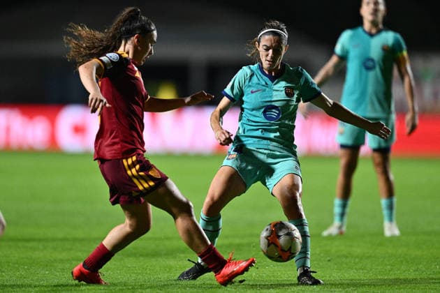 SOCCER - Women s Champions League - AS Roma vs. FC Barcelona, Barca Photo by IPA ABACAPRESS.COM89157783 - Giada Pellegrino Cimo of A.S. Roma Femminile and Aitana Bonmati of F.C. Barcelona are in action during Matchday 2 of the 2026 27 UEFA Women s Champions League group stage, a soccer match between A.S. Roma and F.C. Barcelona at the Tre Fontane Stadium on September 30, 2026, in Rome, Italy. Rome Italy  Copyright: xIPAxSport ABACAx