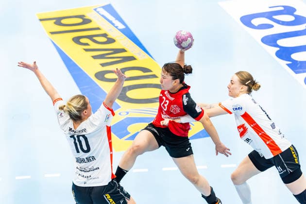 September 30, 2026, GER, Handball, Women, 2026–2027 Season, DHB Cup, Round 2 (Round of 16), Thuringer HC vs. HSG Blomberg Lippe, Maxi Muehlner (HSG Blomberg Lippe), Natsuki Aizawa (Thuringer HC), 23, Karolina Jurenczyk, HSG Blomberg Lippe, 99947 Bad Langensalza, Salza, Halle, Sporthalle Mehrz, Thuringia, Germany