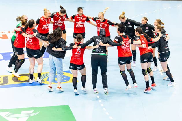 September 30, 2026, GER, Handball, Women, 2026–2027 Season, DHB Cup Round 2, Round of 16: Thuringer HC vs. HSG Blomberg Lippe. Thuringer HC wins the cup match against HSG Blomberg Lippe and celebrates. Pictured are Maie Gomma (Thuringer HC, 1), Kelly de Abreu Rosa (Thuringer HC, 3), Jana Leonie Scheib (Thüringer HC, 20), Sabrina Troester (Thüringer HC, 19), Giulia Guarieiro (Thüringer HC, 13), Laura Kuske (Thüringer HC, 11), Natsuki Aizawa (Thüringer HC, 23), 99947 Bad Langensalza, Salza Halle, Mehrz Sports Hall, Thuringia, Germany
