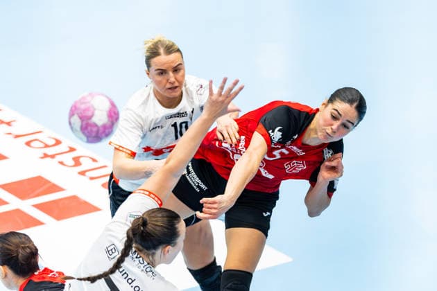 September 30, 2026, GER, Handball, Women, 2026–2027 Season, DHB Cup, Round 2 (Round of 16), Thuringer HC vs. HSG Blomberg Lippe, Maxi Muehlner (HSG Blomberg Lippe), Luca Csikos (Thuringer HC), 5, 99947 Bad Langensalza, Salza Halle, Sporthalle Mehrz, Thuringia, Germany