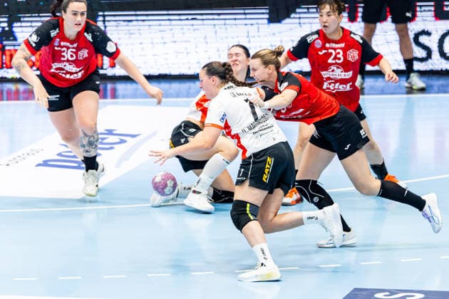 September 30, 2026, GER, Handball, Women, 2026–2027 Season, DHB Cup, Round 2 (Round of 16), Thuringer HC vs. HSG Blomberg Lippe, Diana Doegg Magnusdottir (HSG Blomberg Lippe), Anna Szabo (Thuringer HC), 26 99947 Bad Langensalza, Salza Halle, Sporthalle Mehrz, Thuringia, Germany